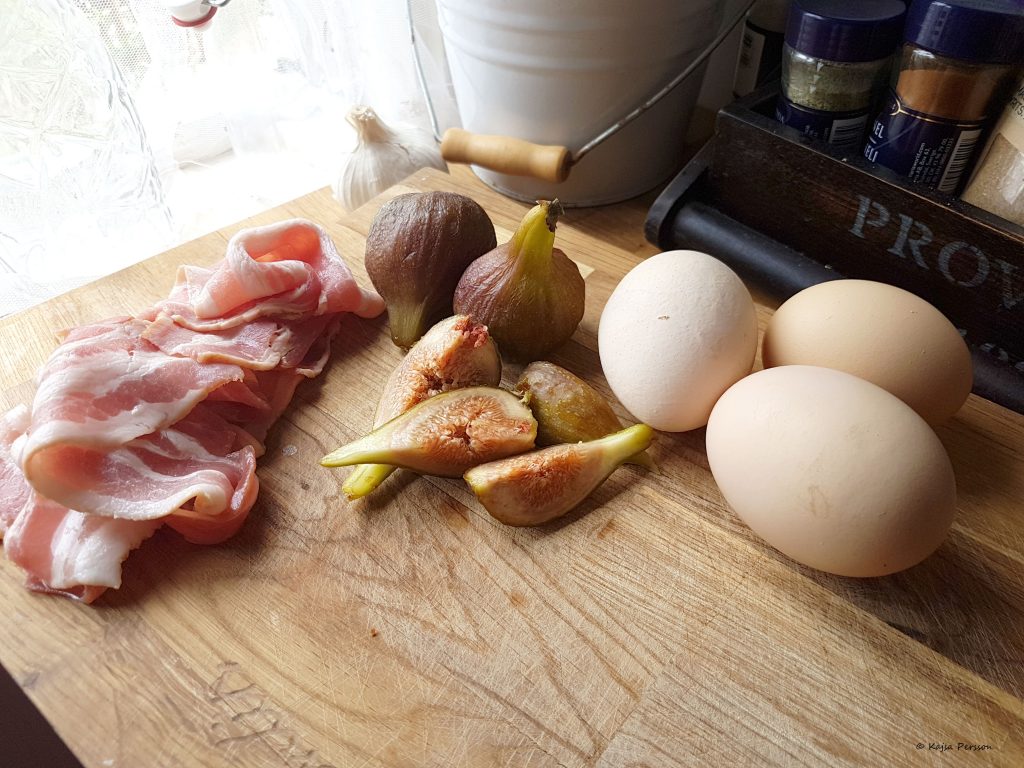Ingredienser till lunch med kramelliserade fikon