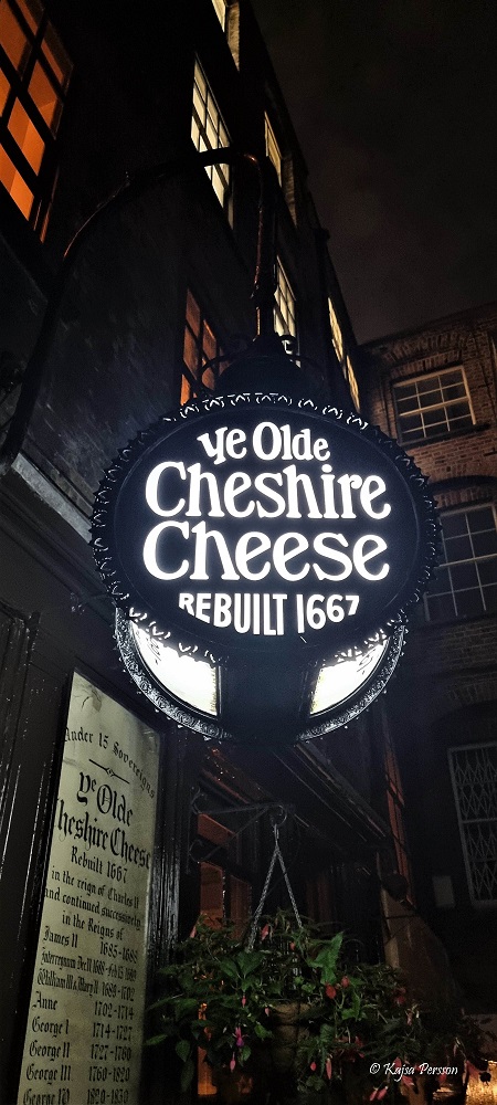 Ye Olde Chesire Cheese skylt London